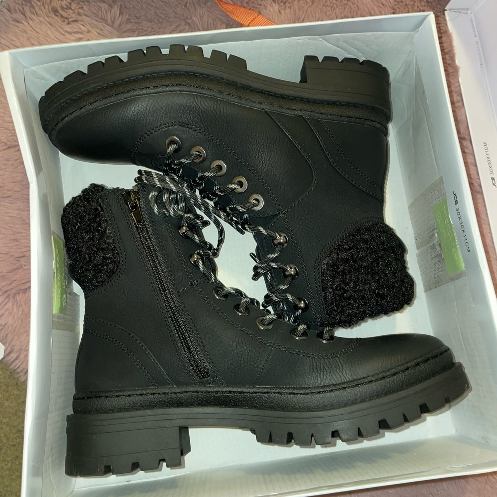 Black Steve Madden boot